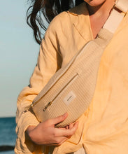 Load image into Gallery viewer, Recitem Raphia Clara bumbag