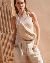 Load image into Gallery viewer, Recitem Raphia Clara bumbag