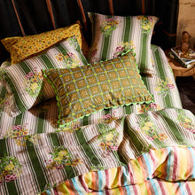Load image into Gallery viewer, Dempsey Pillowcase Set | Hunter Green | Linen