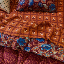 Load image into Gallery viewer, Claire Fitted Sheet | Linen | Queen