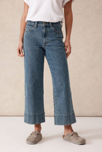 Load image into Gallery viewer, JUDE Jean | Wide Leg Crop | Mid Indigo