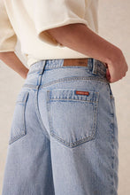 Load image into Gallery viewer, Loose Jean | Straight Leg | Vintage Blue