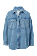 Load image into Gallery viewer, ESSENTIAL DENIM SHIRT/MID VINTAGE BLUE DENIM
