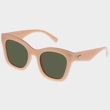 Load image into Gallery viewer, Showstopper Sunglasses | Caramel
