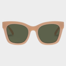 Load image into Gallery viewer, Showstopper Sunglasses | Caramel
