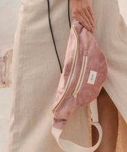 Load image into Gallery viewer, Recitem Flora dusty pink velvet bumbag
