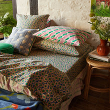 Load image into Gallery viewer, Posie Cotton Pillowcase Set - Freesia - Standard
