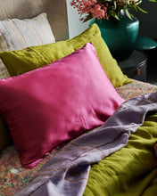 Load image into Gallery viewer, Perfect Pink Silk Pillowcase
