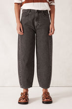 Load image into Gallery viewer, MAGGIE Tapered Barrel Jean | Washed Black
