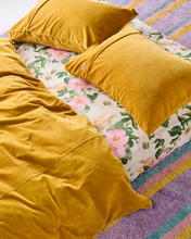 Load image into Gallery viewer, Sunday Stroll Quilt Cover | Queen
