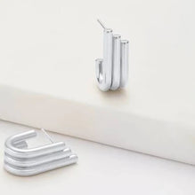 Load image into Gallery viewer, Elly Hoop | Silver

