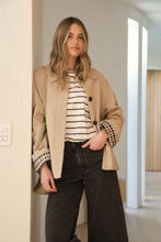 Load image into Gallery viewer, PIA Coat | Sand
