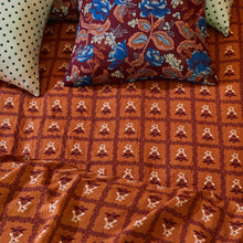 Load image into Gallery viewer, Claire Fitted Sheet | Linen | Queen
