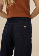 Load image into Gallery viewer, Ivy Barrel Jean | Dark Blue
