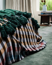 Load image into Gallery viewer, Evergeen Tassle Throw
