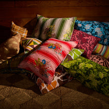 Load image into Gallery viewer, Dempsey Pillowcase Set | Hunter Green | Linen
